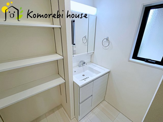 白岡市小久喜　新築一戸建て　リーブルガーデン　01の独立洗面台|26.5.23　撮影済み