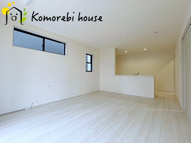 白岡市小久喜　新築一戸建て　リーブルガーデン　01の居間・リビング|26.5.23　撮影済み