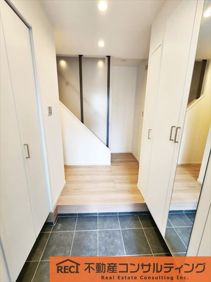 神戸市灘区篠原南町４丁目　新築戸建　A号地の玄関