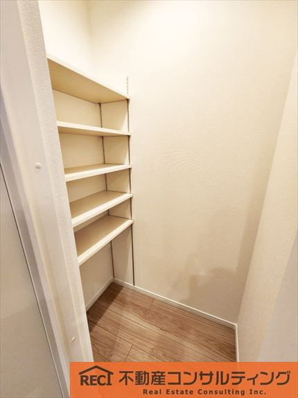 神戸市灘区篠原南町４丁目　新築戸建　A号地の収納