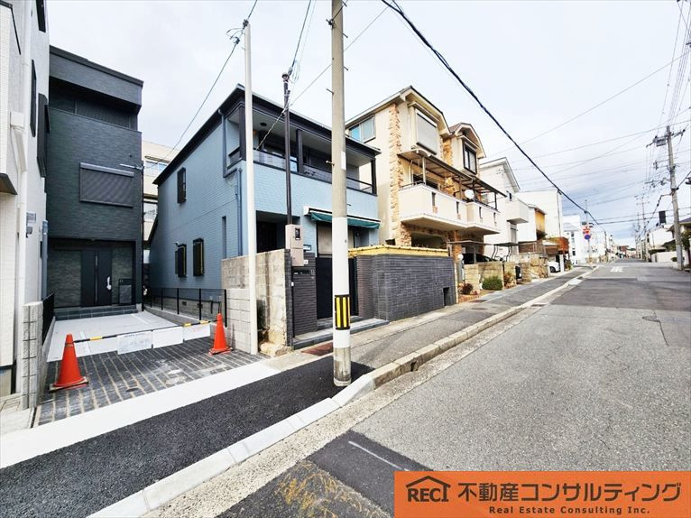 神戸市灘区篠原南町４丁目　新築戸建　A号地の前面道路含む現地写真