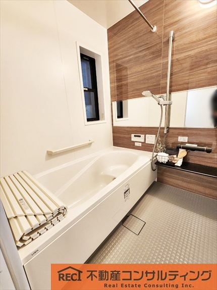 神戸市灘区篠原南町４丁目　新築戸建　A号地の浴室|収納豊富