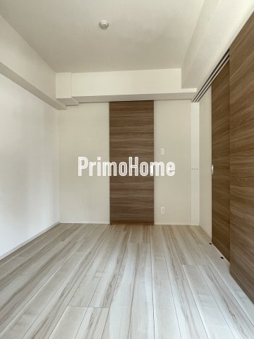 レジディア大手町北の洋室