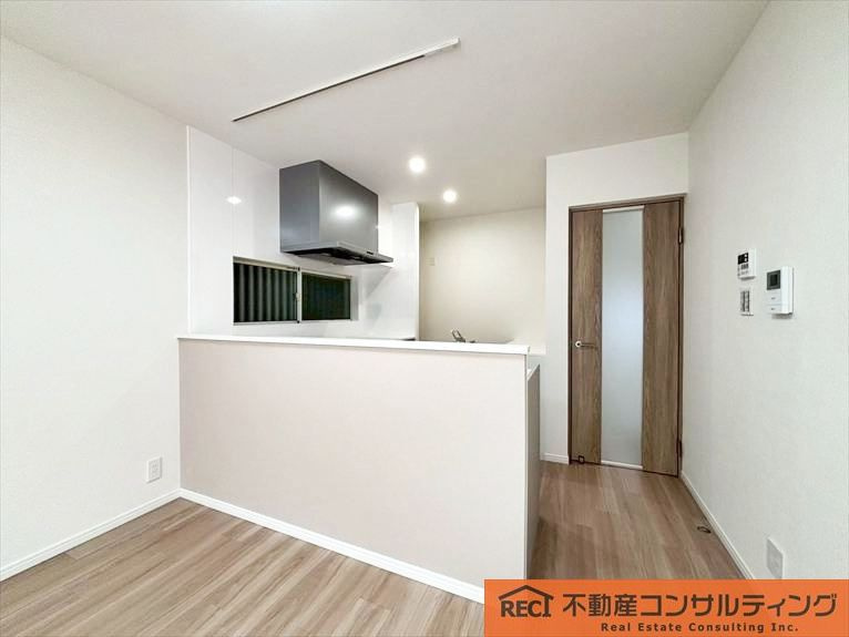 神戸市灘区国玉通1丁目　中古戸建の内装|車2台駐車可能！