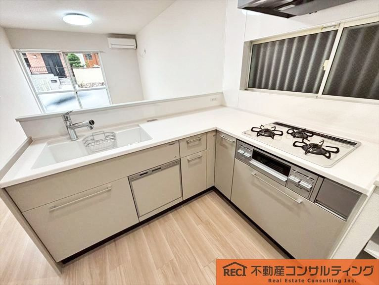 神戸市灘区国玉通1丁目　中古戸建のキッチン