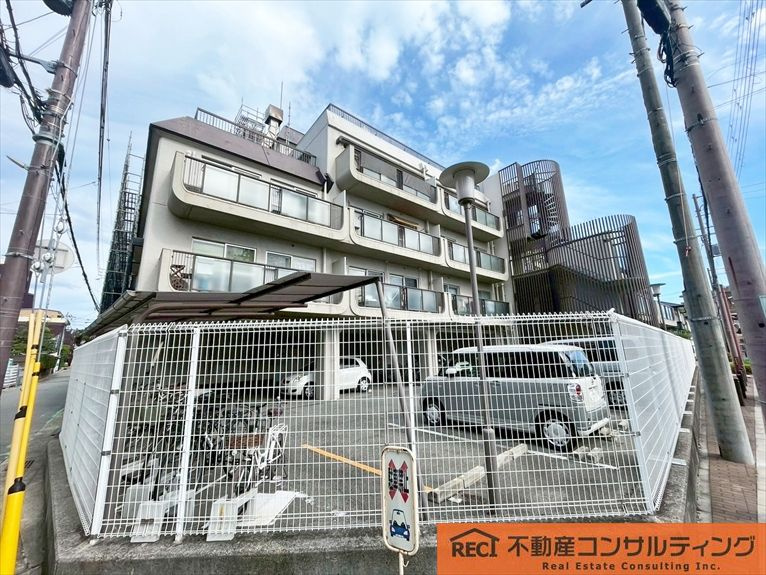 日商岩井夙川マンションの外観