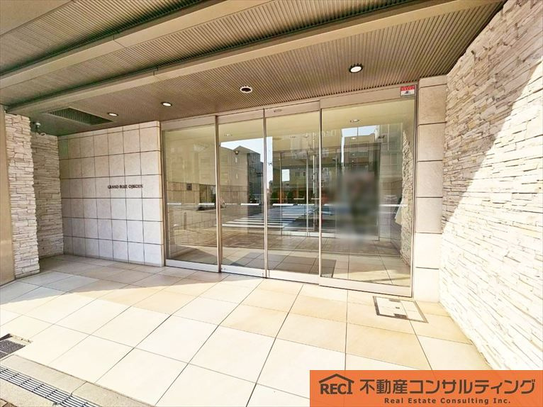 グラン・ブルー王子公園のエントランス