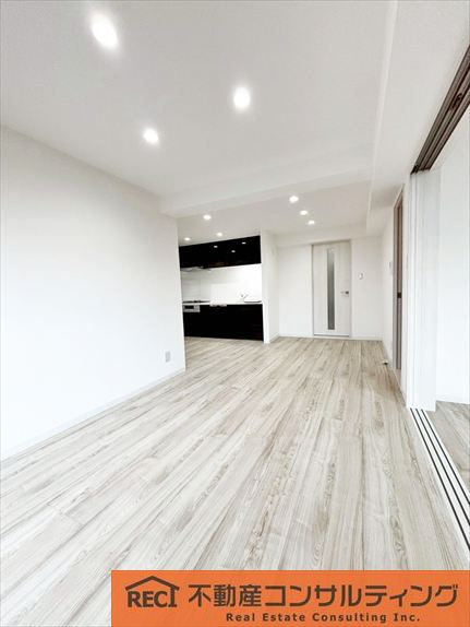 ビバリーハウス本山の居間・リビング