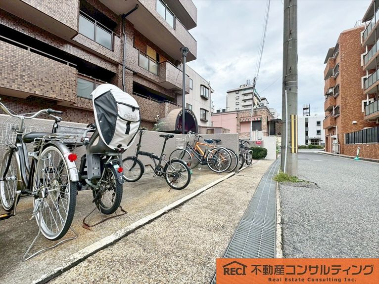 ビバリーハウス本山の駐輪場