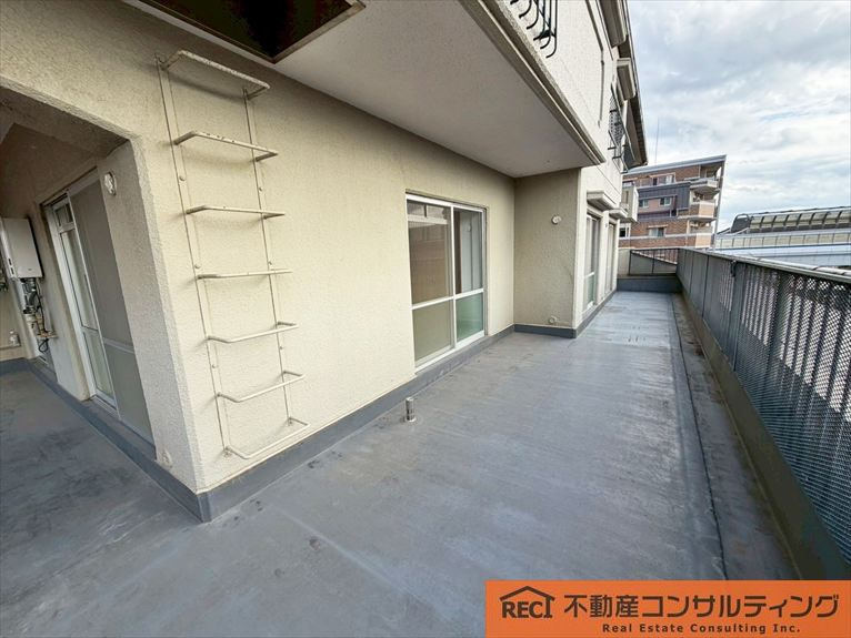 モンラヴィ青木のバルコニー