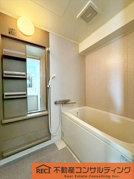 モンラヴィ青木の浴室|近隣にはスーパーも多数あり買い物至便な立地