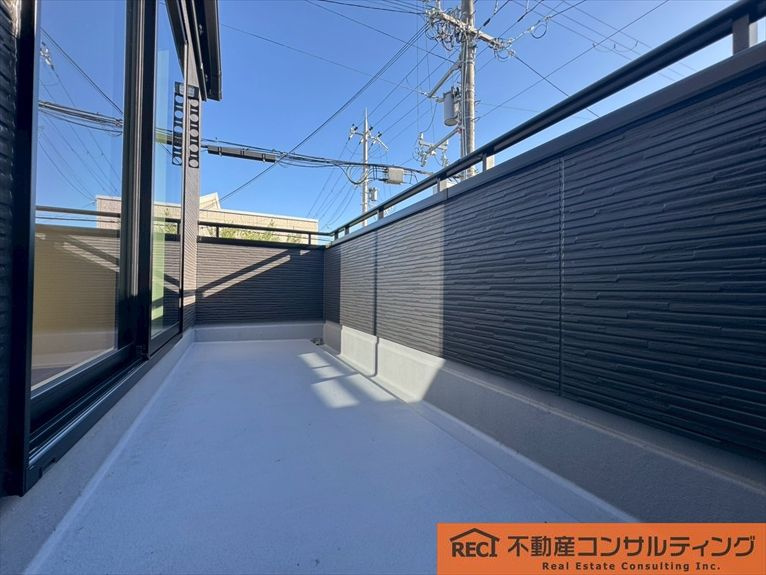 西宮市南甲子園2丁目　新築戸建　1号棟のバルコニー
