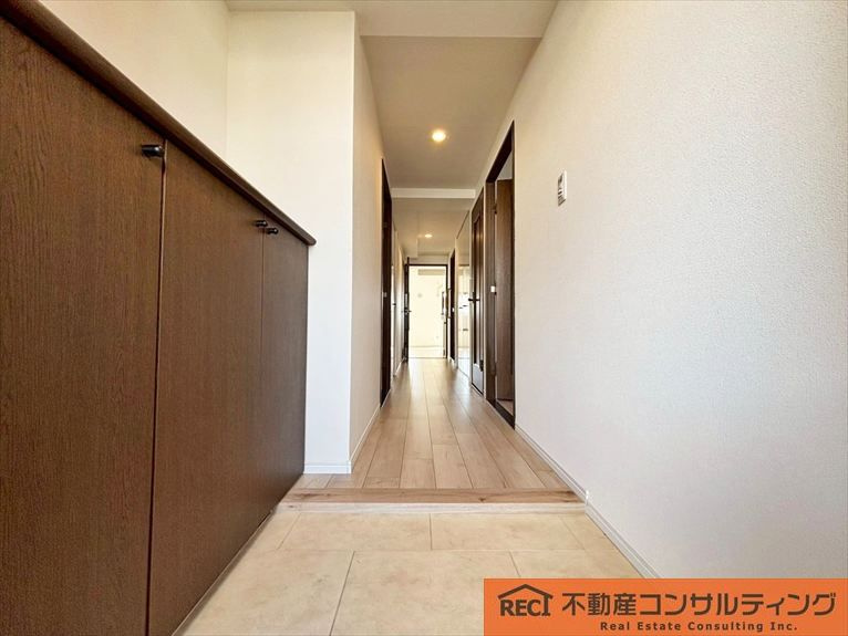 ファミール本山の玄関