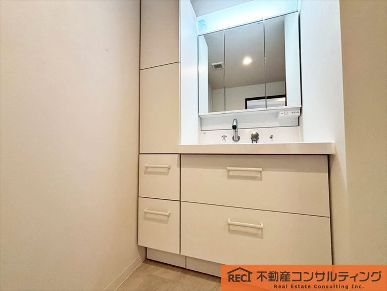 ファミール本山の独立洗面台