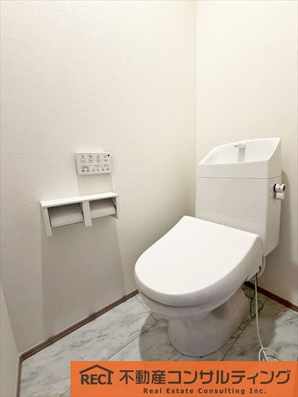 西宮市浜町　新築戸建　1号棟のトイレ