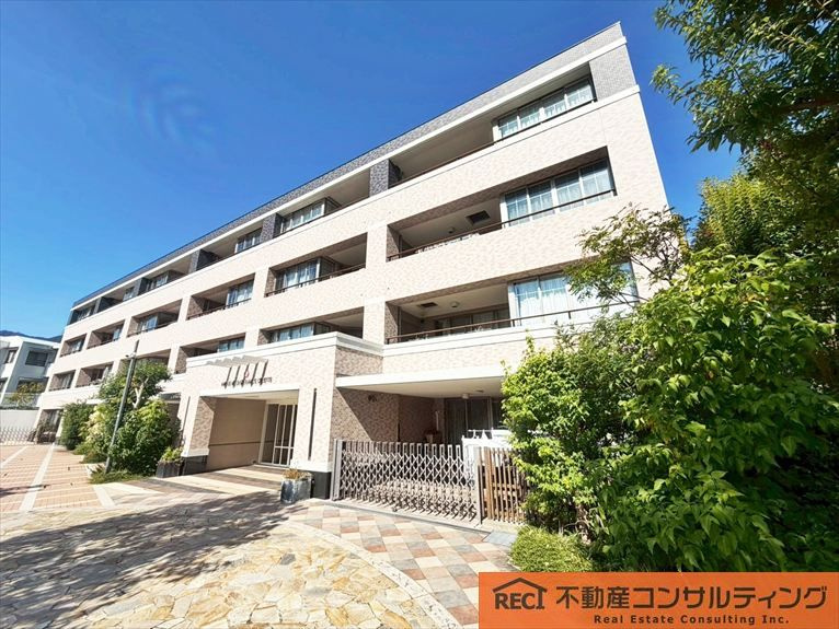 メープル御影山手セレヴィの外観