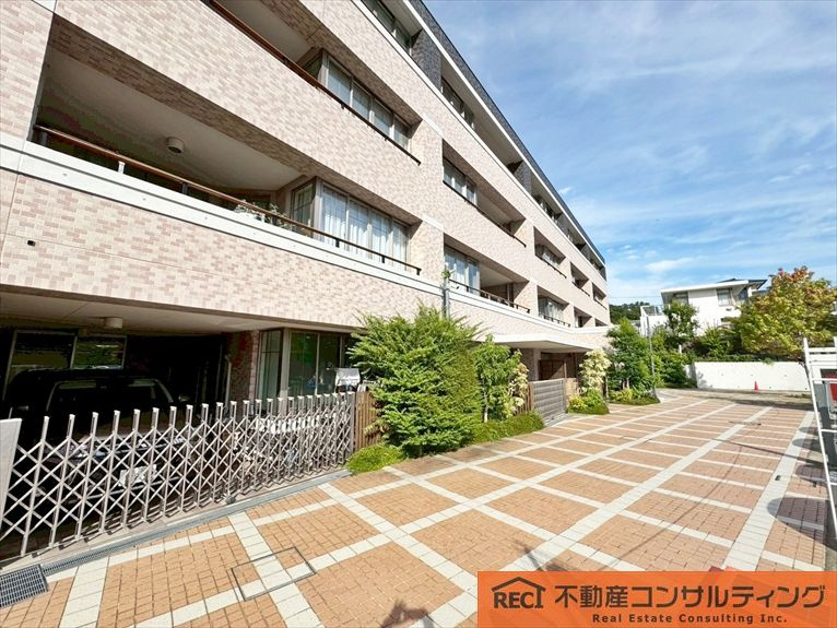 メープル御影山手セレヴィの外観