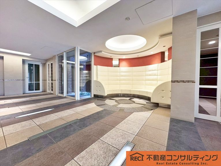 メープル御影山手セレヴィのエントランス