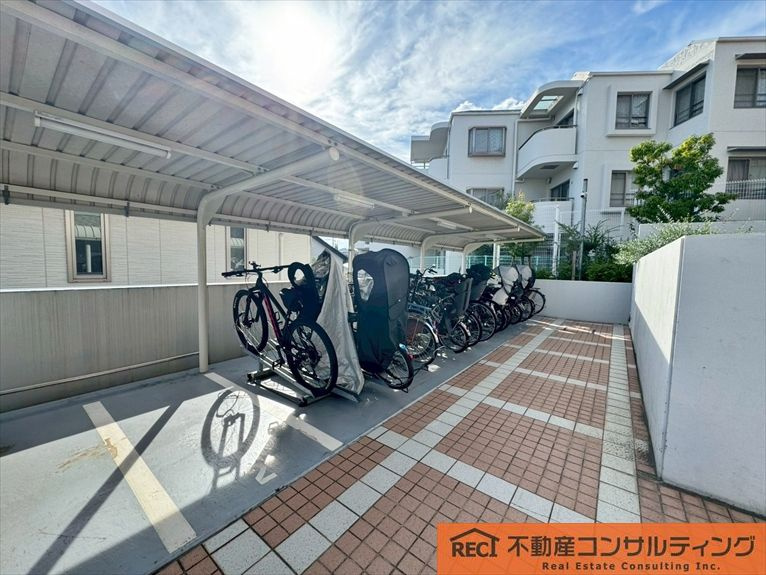 メープル御影山手セレヴィの駐輪場