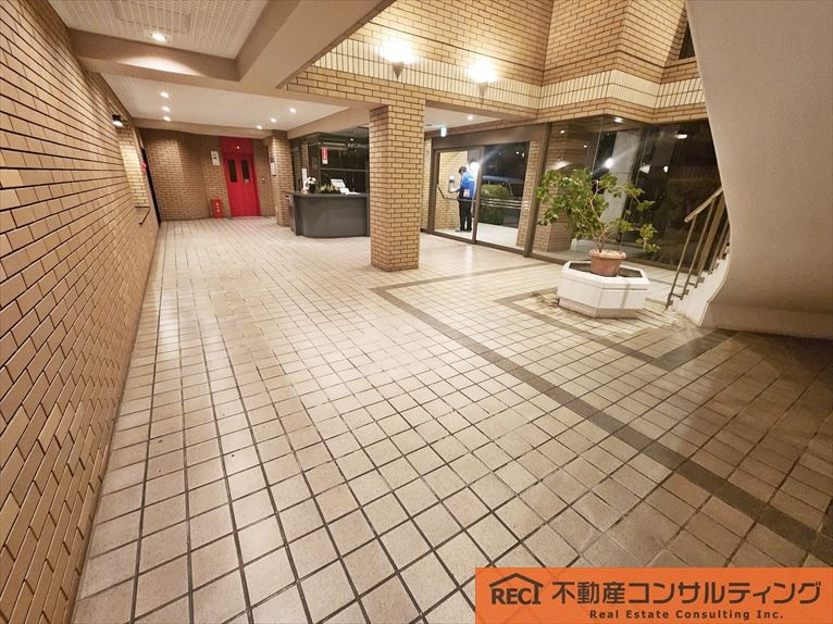 ジークレフ高羽一番館のエントランス