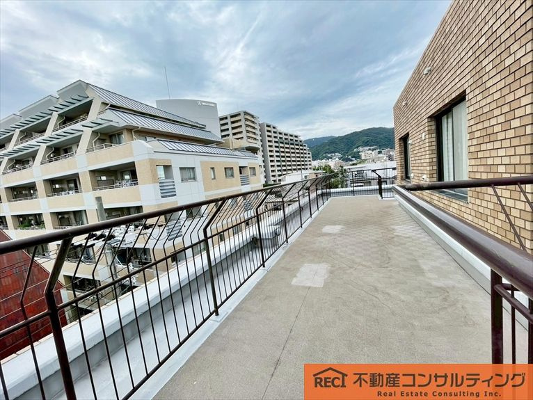 ルネ本山南のバルコニー