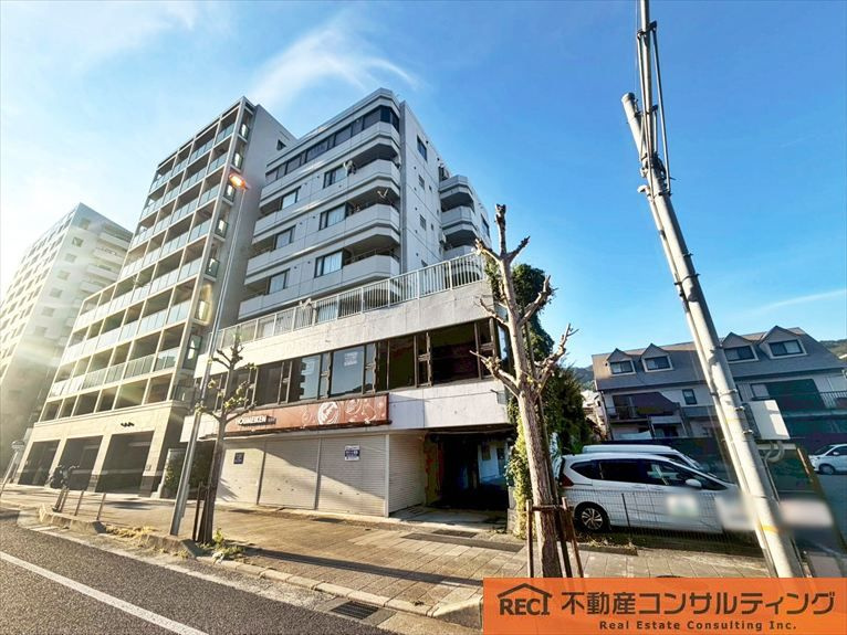 セリーヌ本山の外観