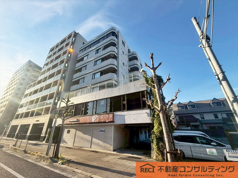 セリーヌ本山の外観