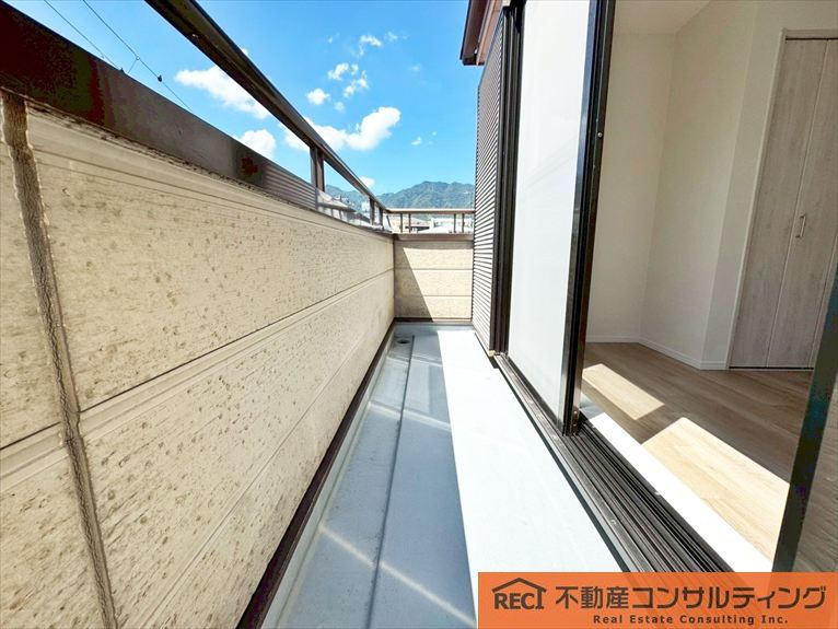 神戸市灘区上河原4丁目　中古戸建のバルコニー