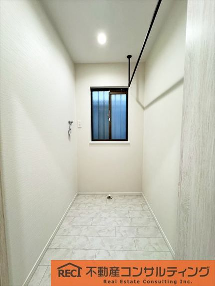 神戸市灘区上河原4丁目　中古戸建のランドリースペース