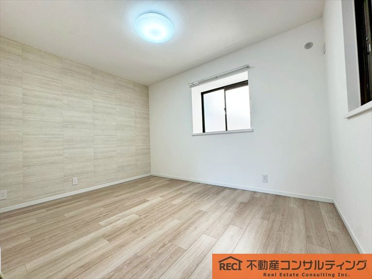 神戸市灘区上河原4丁目　中古戸建の洋室