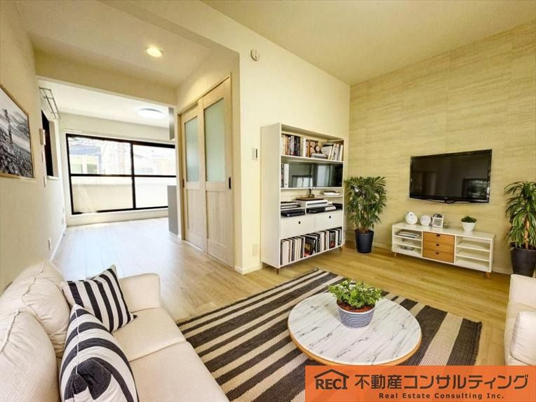 神戸市灘区上河原4丁目　中古戸建の居間・リビング|灘小学校まで徒歩約7分