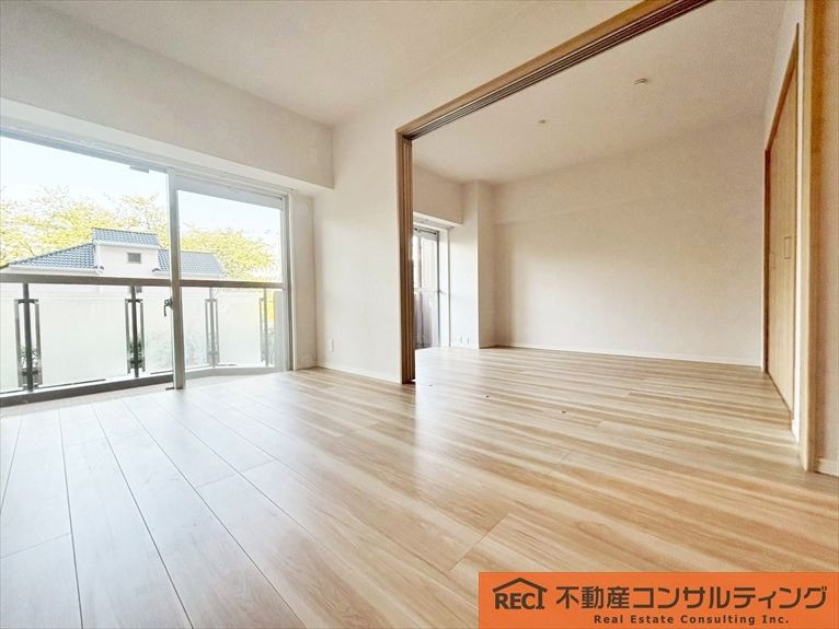 イトーピア武庫川の居間・リビング|広々14帖のリビング