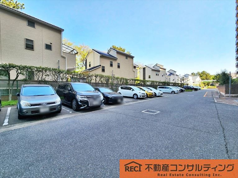 イトーピア武庫川の駐車場