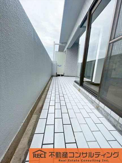 ライオンズマンション甲子園口二見町のバルコニー