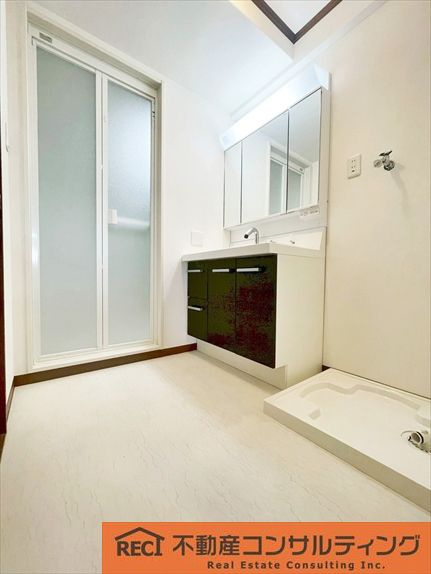 ライオンズマンション甲子園口二見町の洗面所