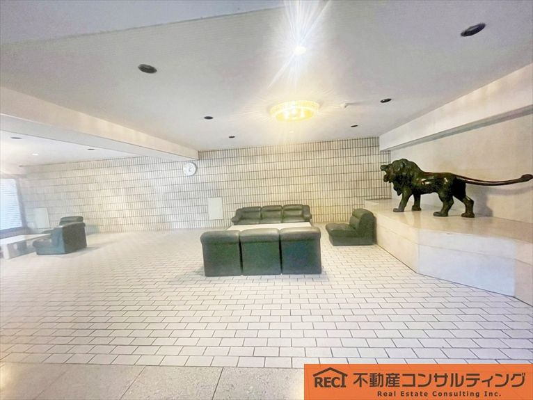 ライオンズマンション甲子園口二見町のロビー