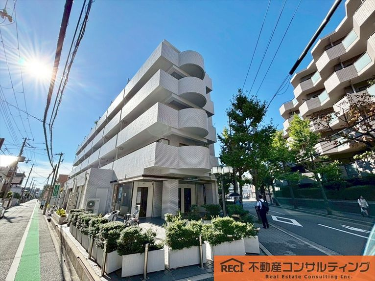 ライオンズマンション甲子園口二見町の外観