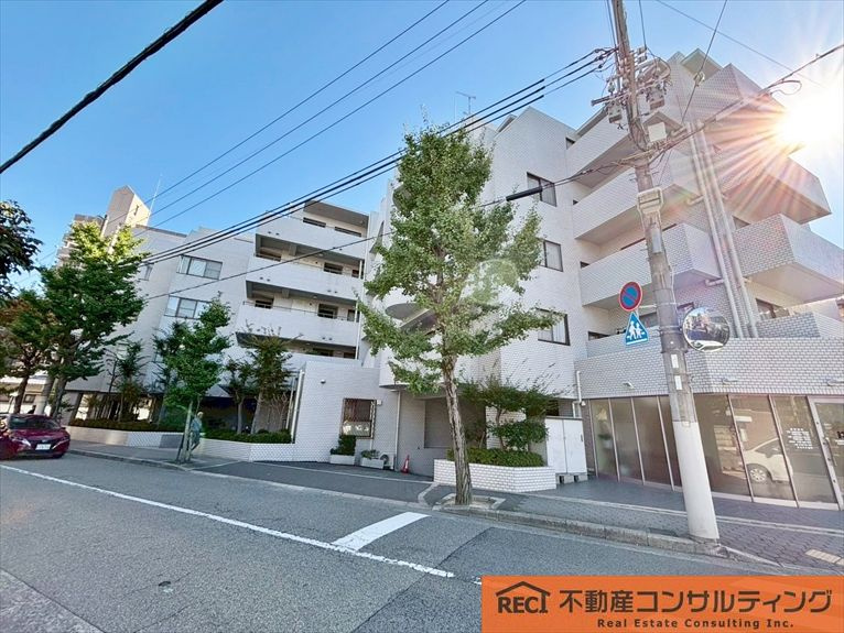 ライオンズマンション甲子園口二見町の外観