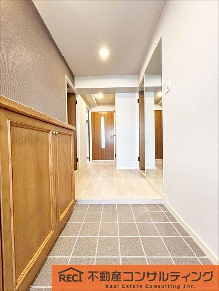 ジークレフ高羽二番館の玄関