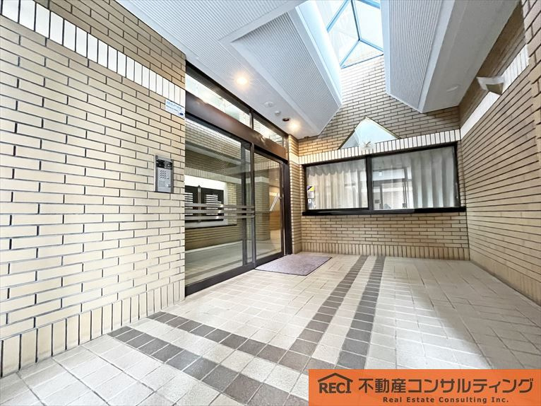 ジークレフ高羽二番館のエントランス