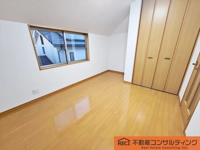 神戸市灘区上野通2丁目　中古戸建の洋室