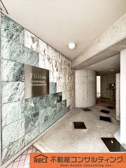 プリオーレ夙川さくら道のエントランス