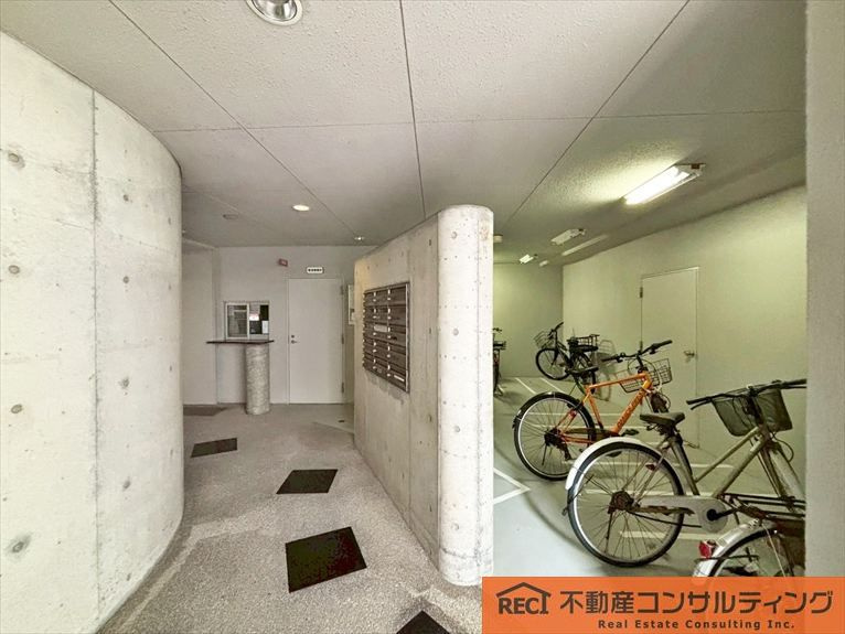 プリオーレ夙川さくら道の駐車場