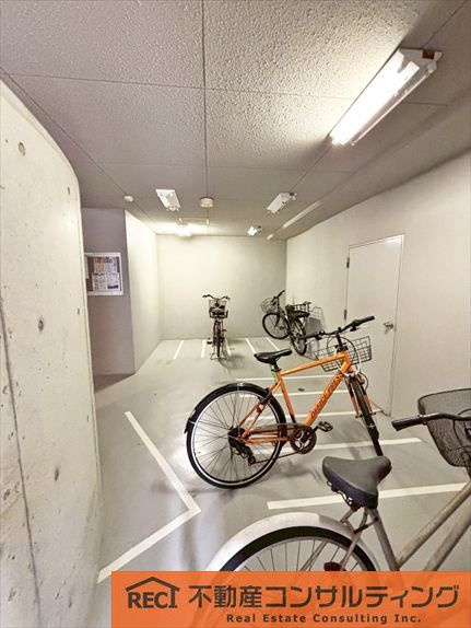 プリオーレ夙川さくら道の駐車場