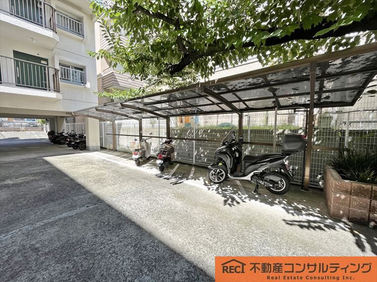 上野ハイツの駐車場