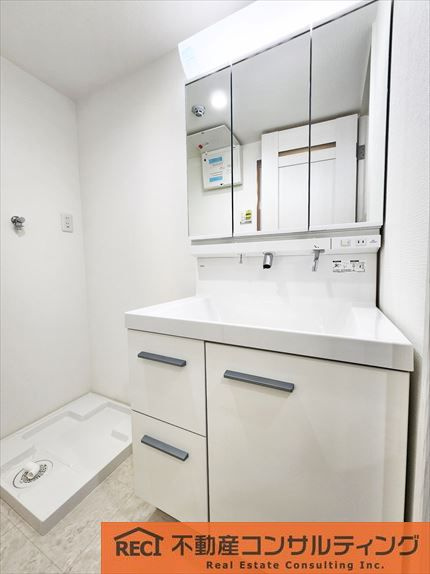 上野ハイツの独立洗面台