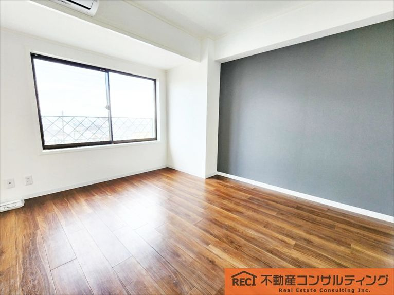 カサベルデ青谷の洋室