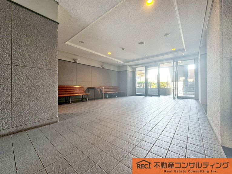 ミオス西灘のエントランス