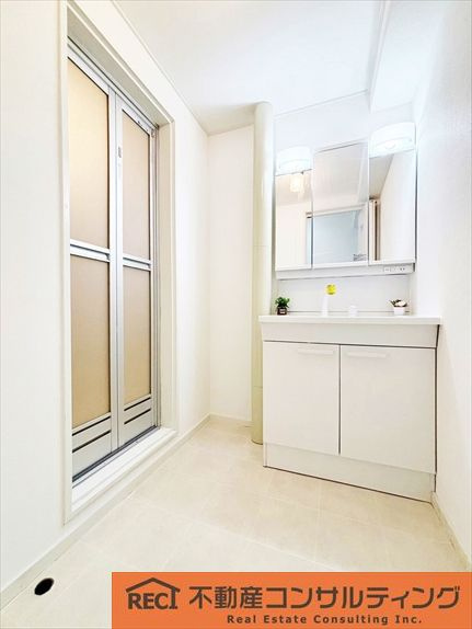 甲子園住宅の独立洗面台