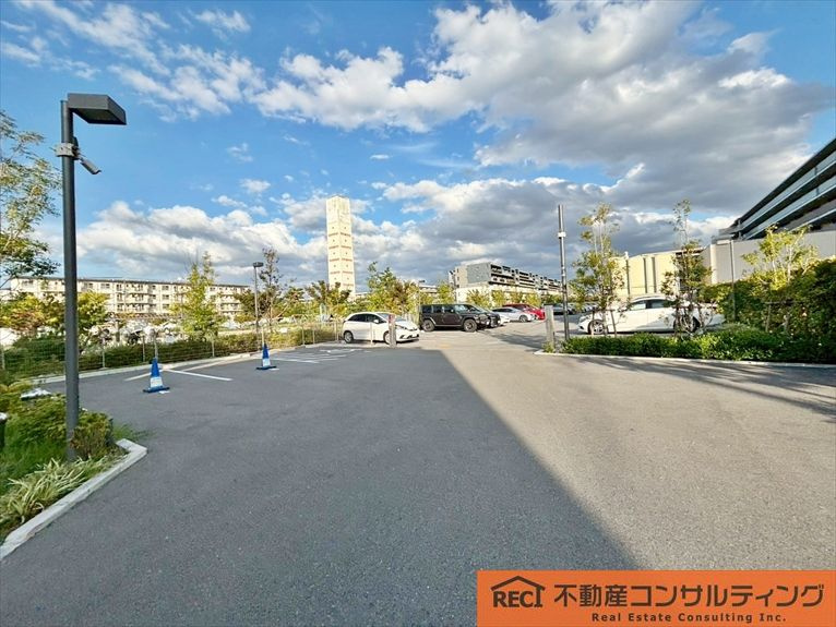 ローレルコート西宮甲子園の駐車場